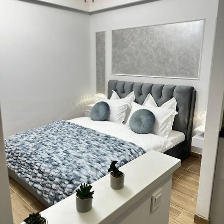 Luxury Studio 7 Rosu Экстерьер фото